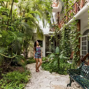 Apartahotel Selva Y Mar - 5th Ave, Playa del Carmen